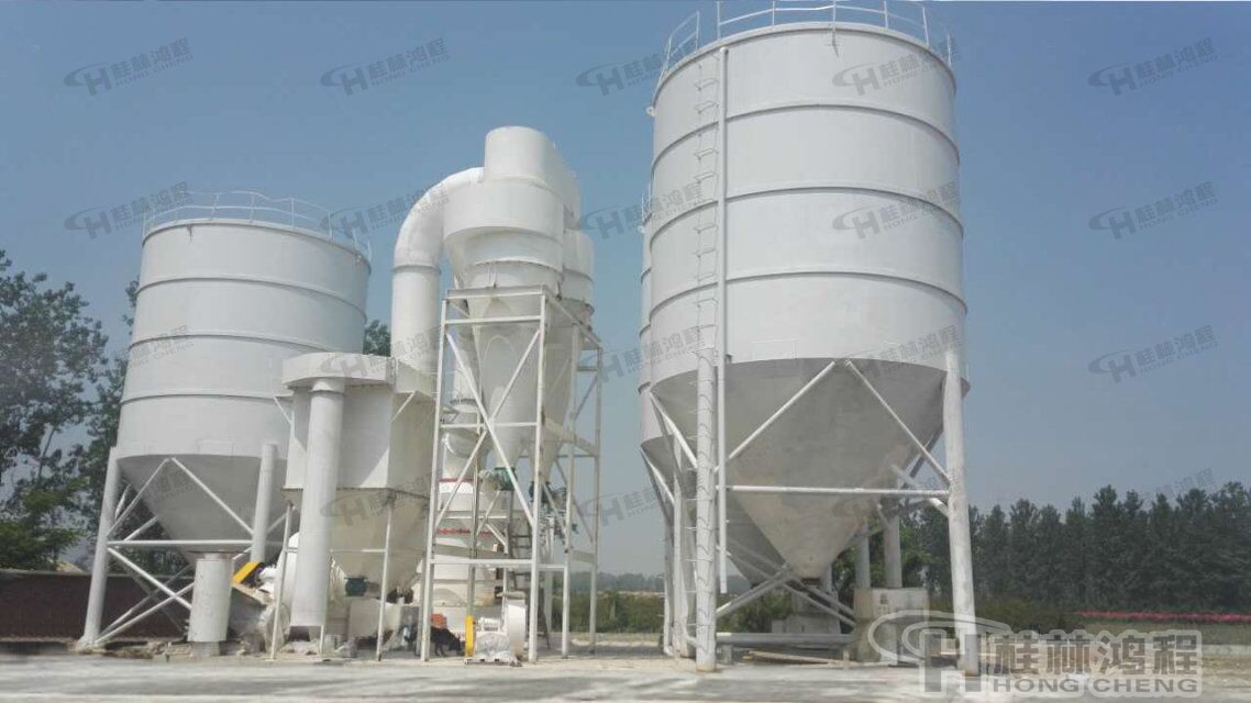 HC1900雷蒙磨粉機(jī)80目長(zhǎng)石粉年產(chǎn)15萬(wàn)噸磨粉機(jī)型號(hào)