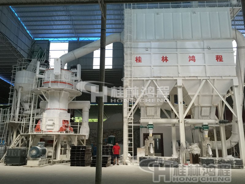 桂林鴻程HLMX1100超細(xì)立磨礦石超細(xì)粉磨機