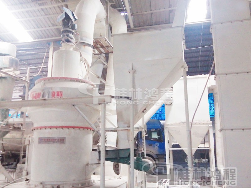 HC1300擺式石灰粉磨機(jī) HC1300擺式石灰粉磨機(jī)